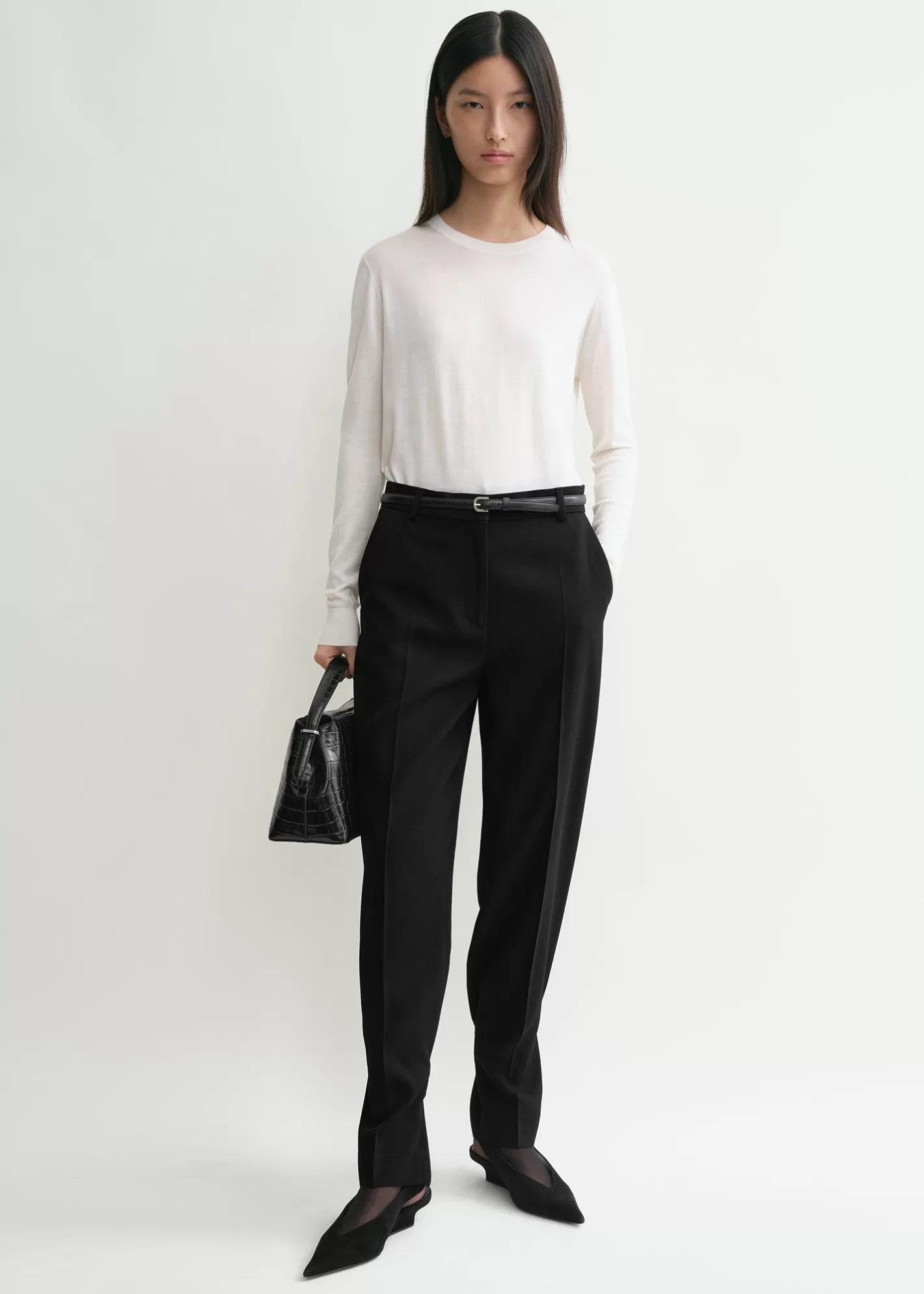 Trousers & Shorts>TOTEME Buckled slouch trousers black