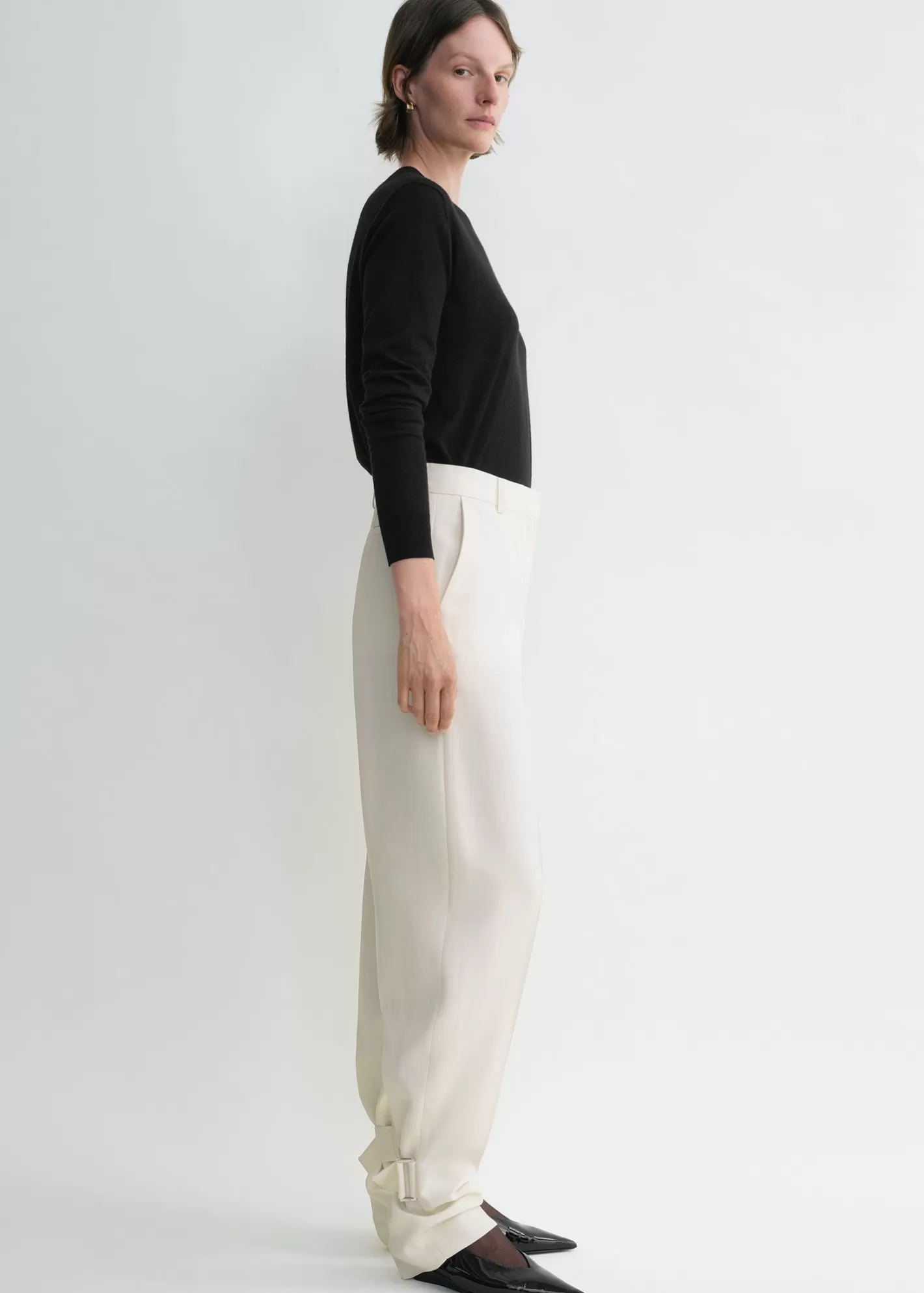 Trousers & Shorts>TOTEME Buckled slouch trousers ecru