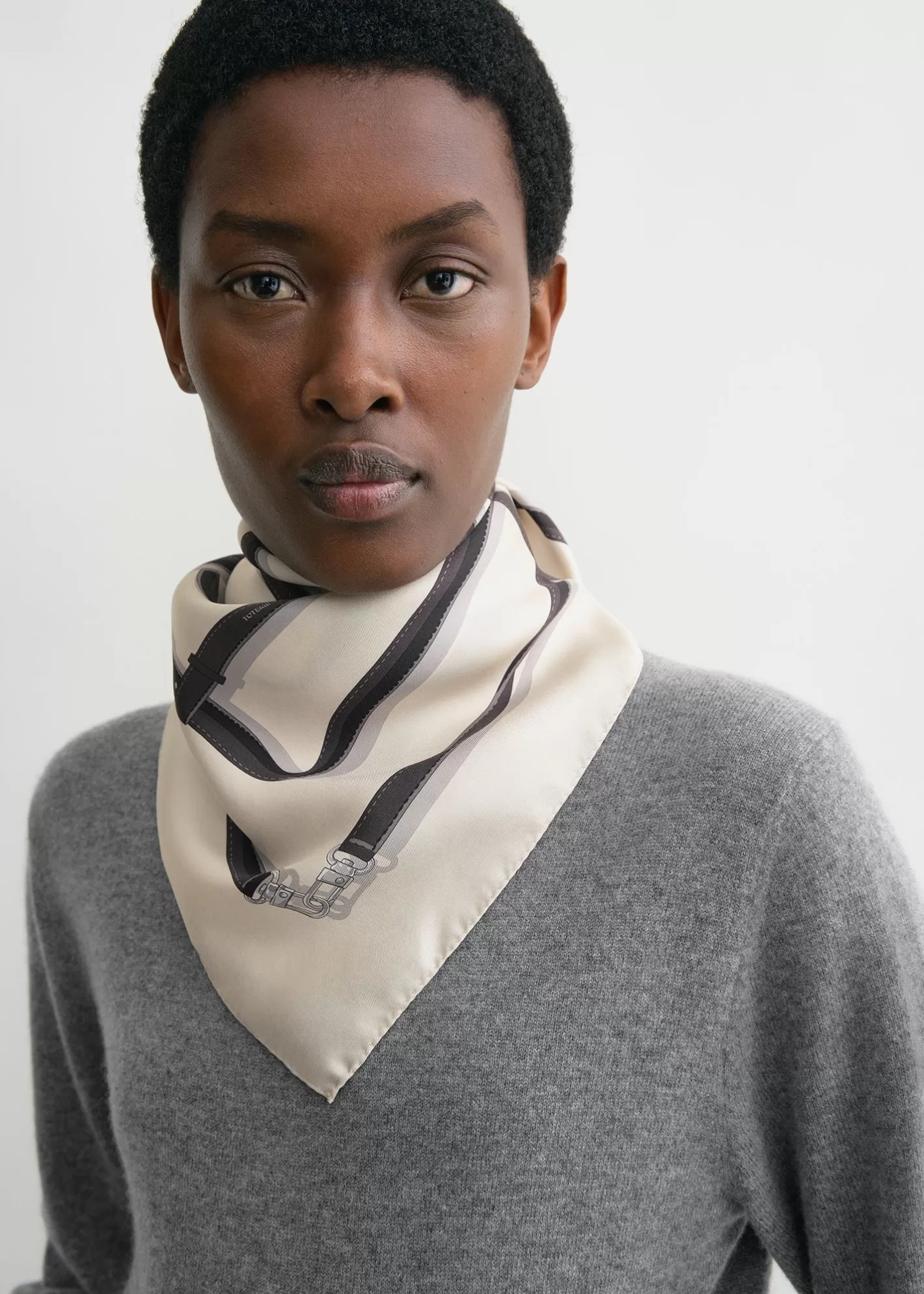 Scarves>TOTEME Clasp belt silk scarf Snow