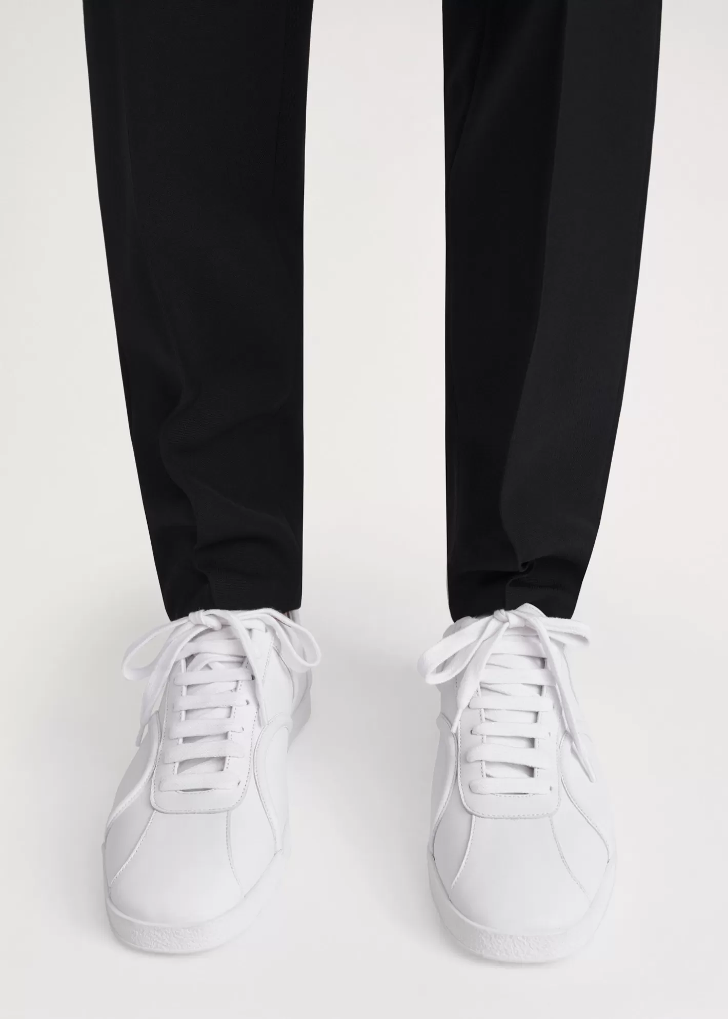 Shoes>TOTEME Leather sneakers White