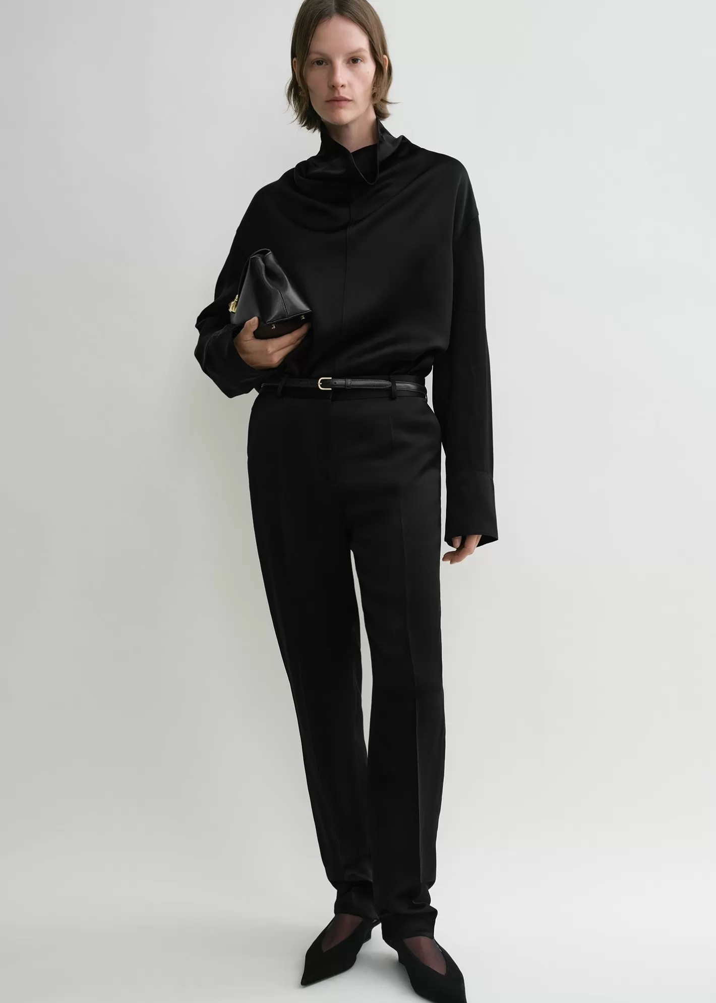 Trousers & Shorts>TOTEME Low-waist satin trousers black