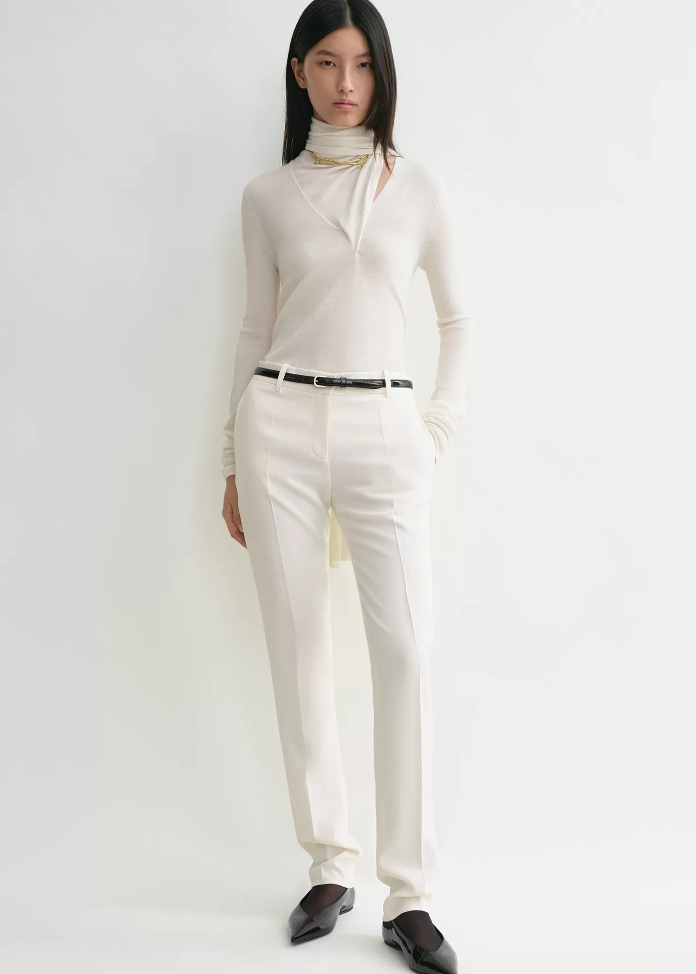 Trousers & Shorts>TOTEME Low-waist slim trousers ecru