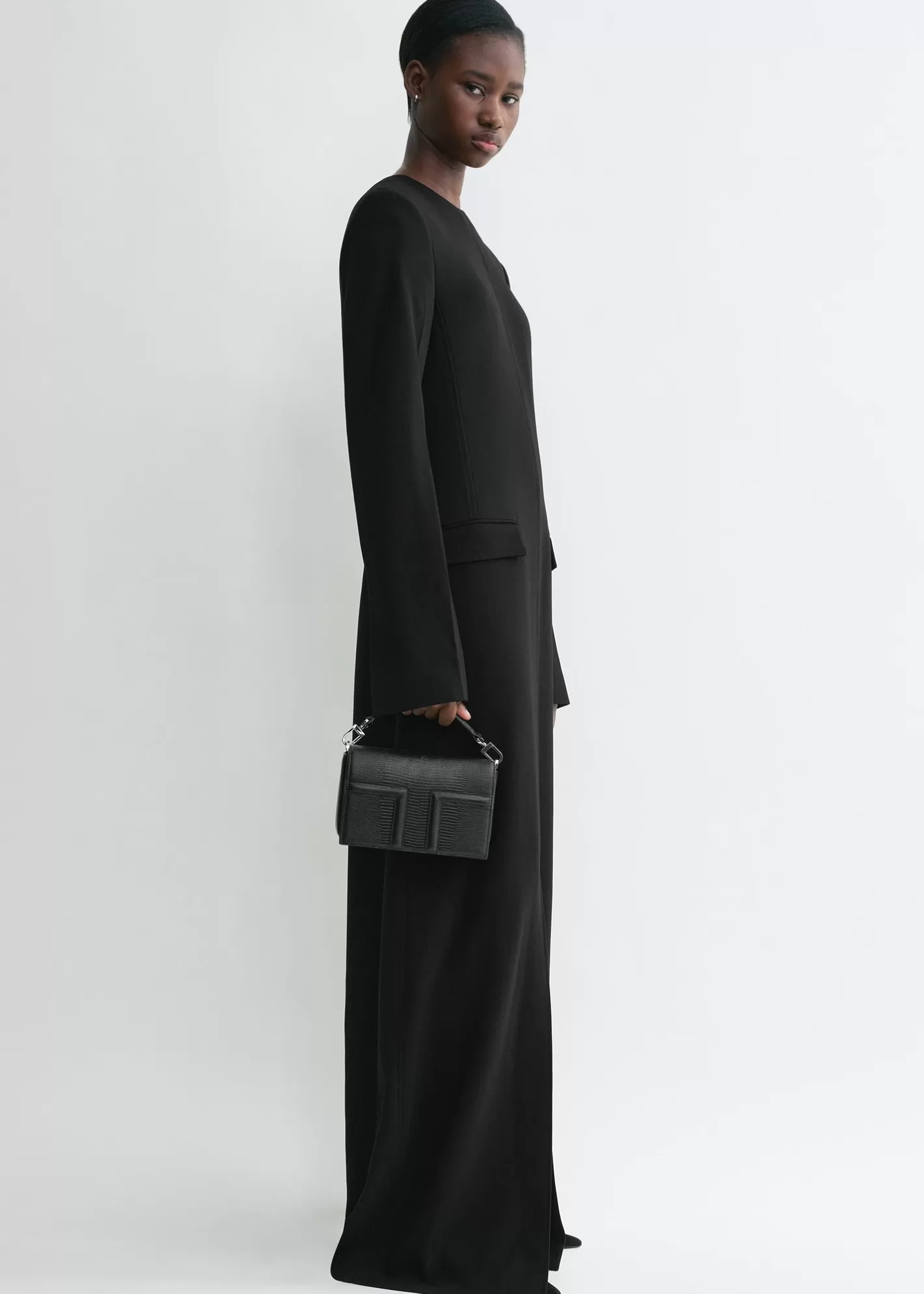 T-flap Bags>TOTEME Mini T-Flap lizard-embossed bag black