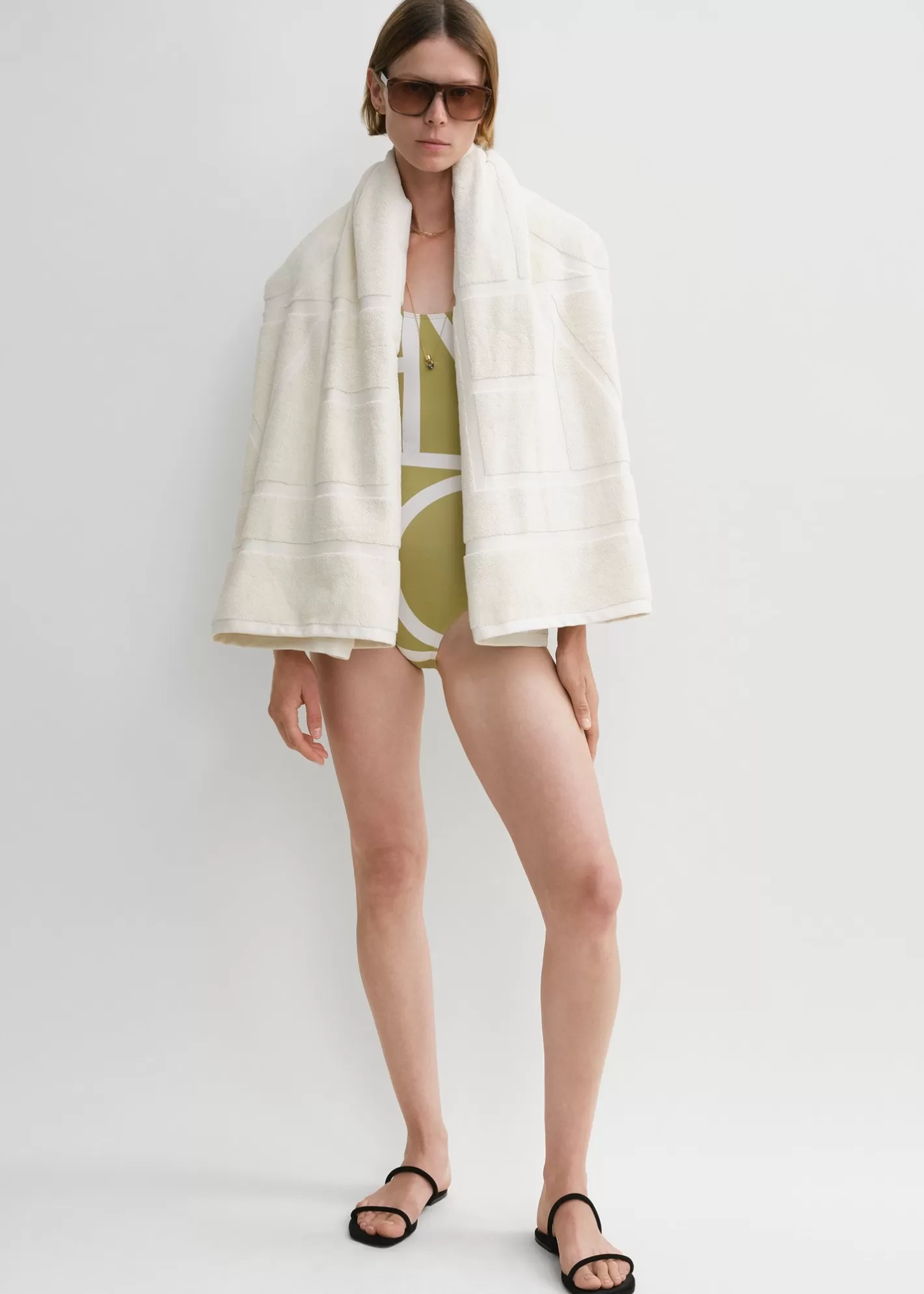 Swim>TOTEME Monogram jacquard towel off white Offwhite