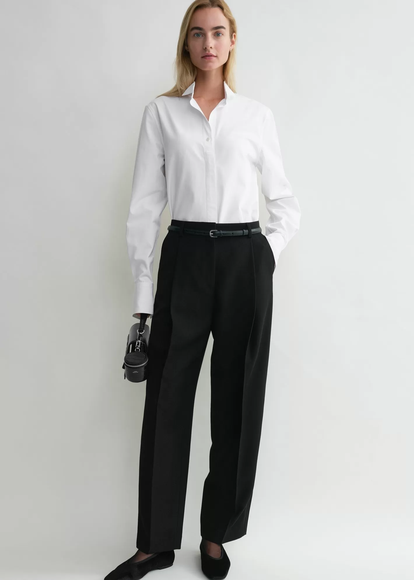 Trousers & Shorts>TOTEME Pleated straight trousers black