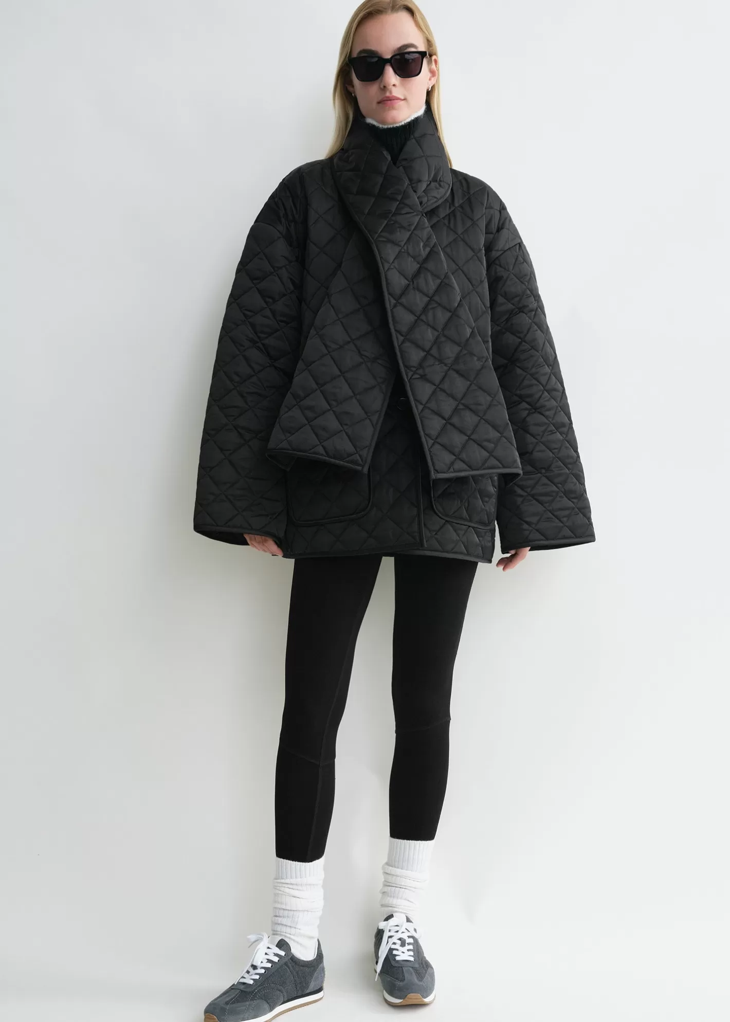 Outerwear>TOTEME Quilted scarf jacket black