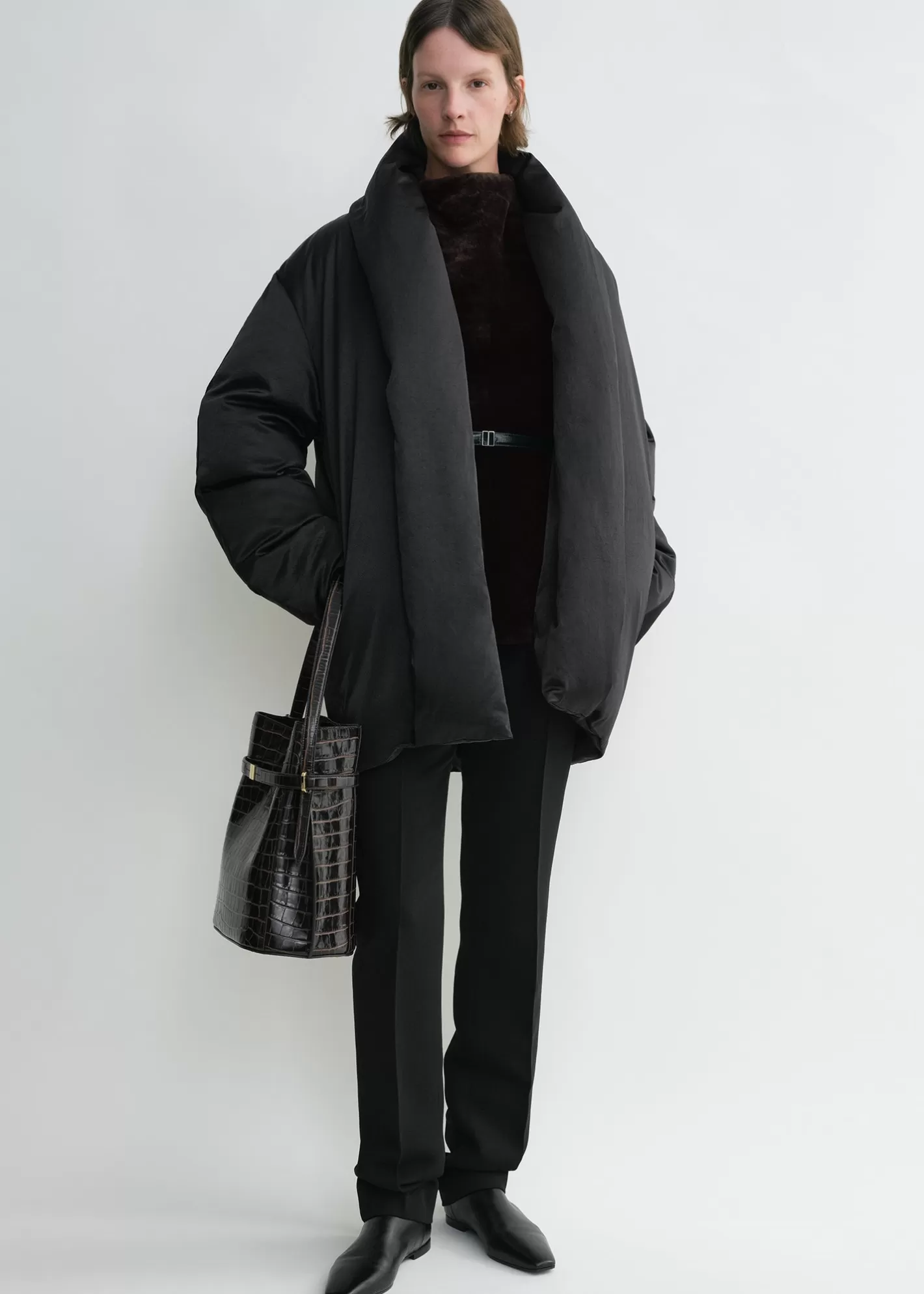 Outerwear>TOTEME Satin puffer jacket black