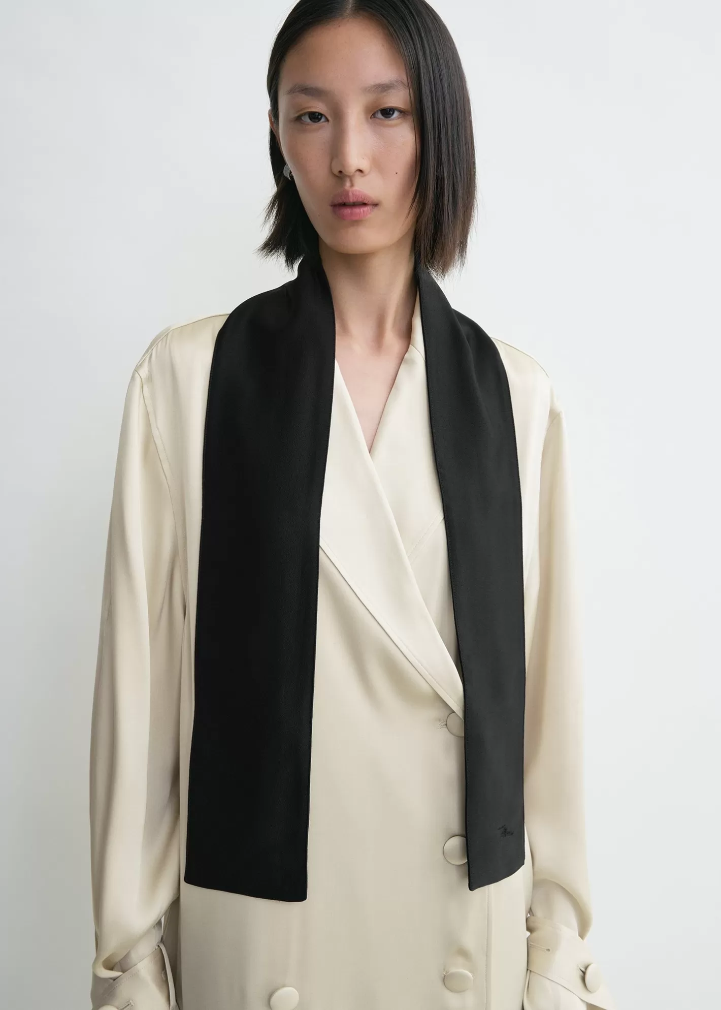 Scarves>TOTEME Satin tuxedo scarf black