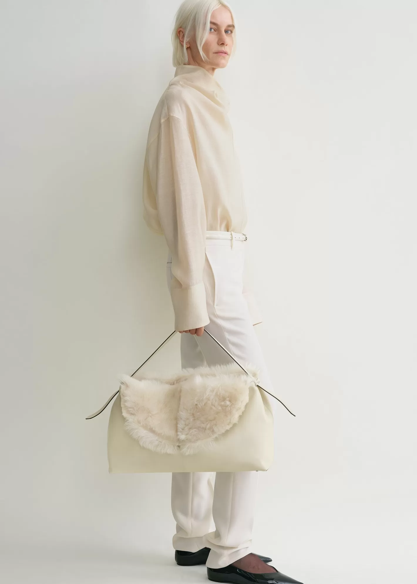 T-lock Bags>TOTEME Shearling bag ecru