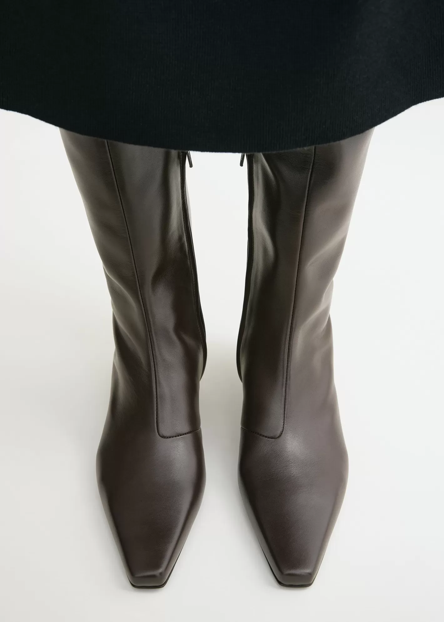 Shoes>TOTEME Slim leather knee-high boots bark