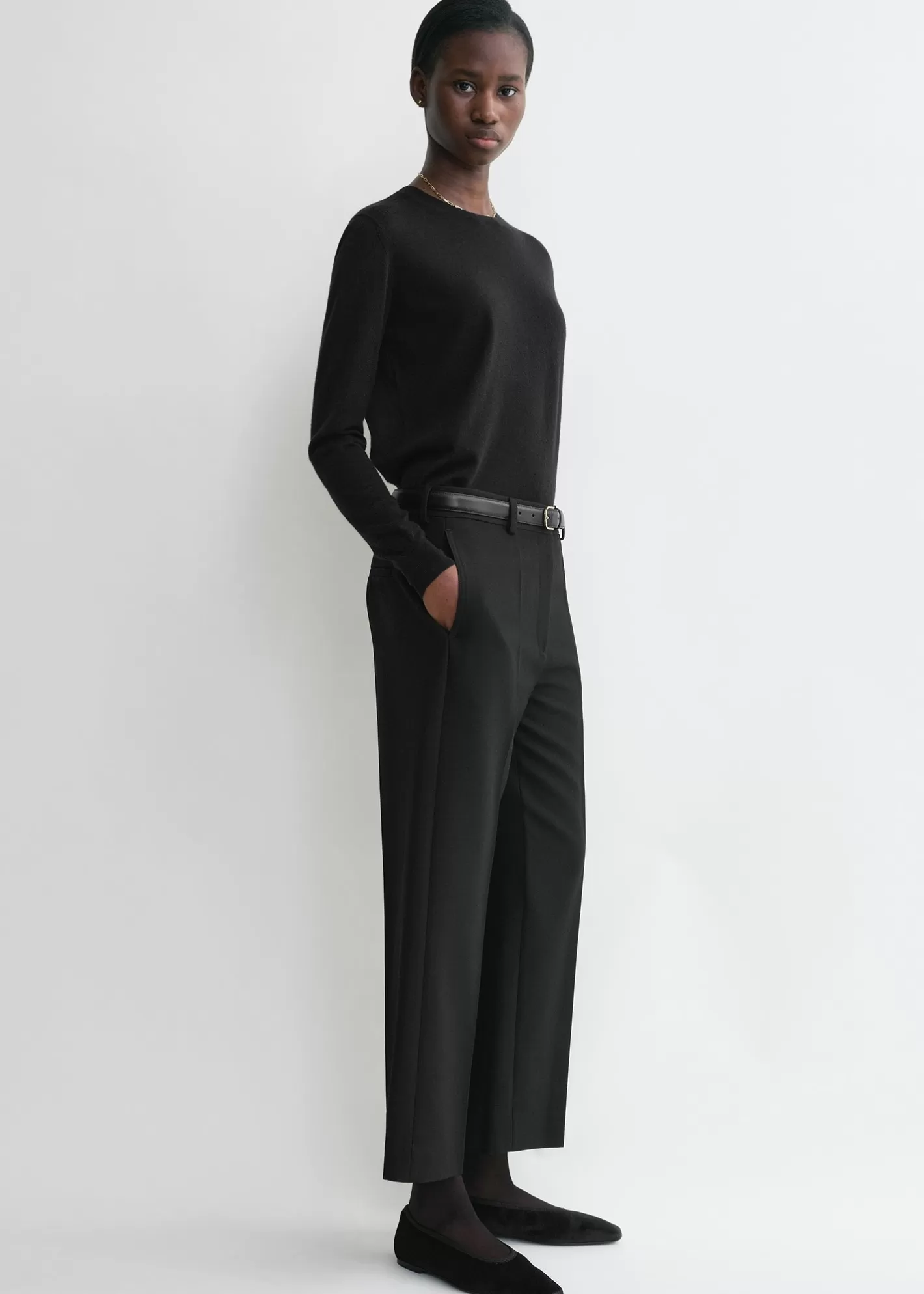 Trousers & Shorts>TOTEME Straight cropped trousers Black