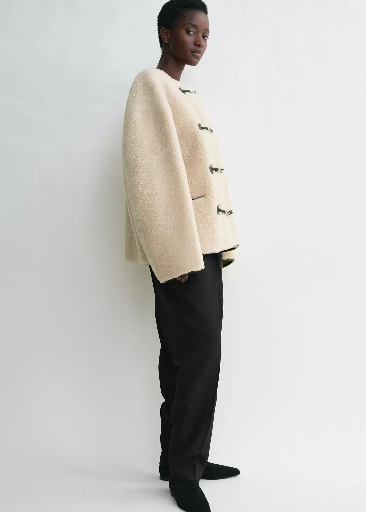 Outerwear>TOTEME Teddy shearling clasp jacket Off-white