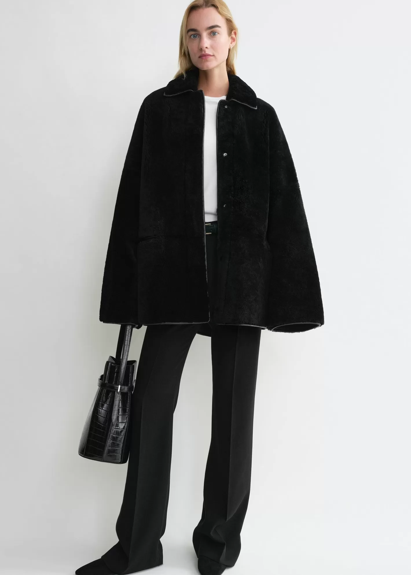 Outerwear>TOTEME Teddy shearling overshirt jacket black