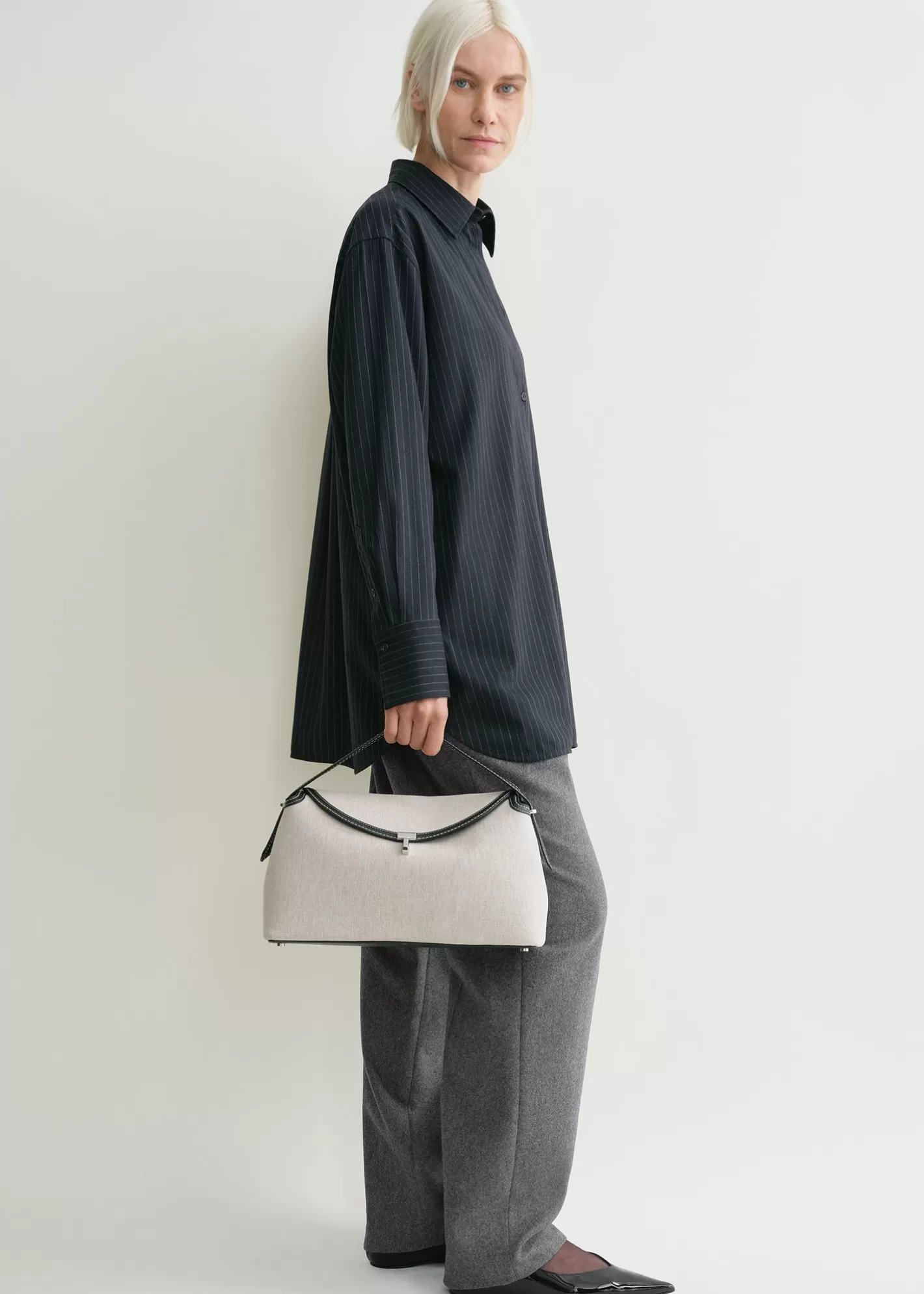 T-lock Bags>TOTEME T-Lock canvas top handle Ecru/black