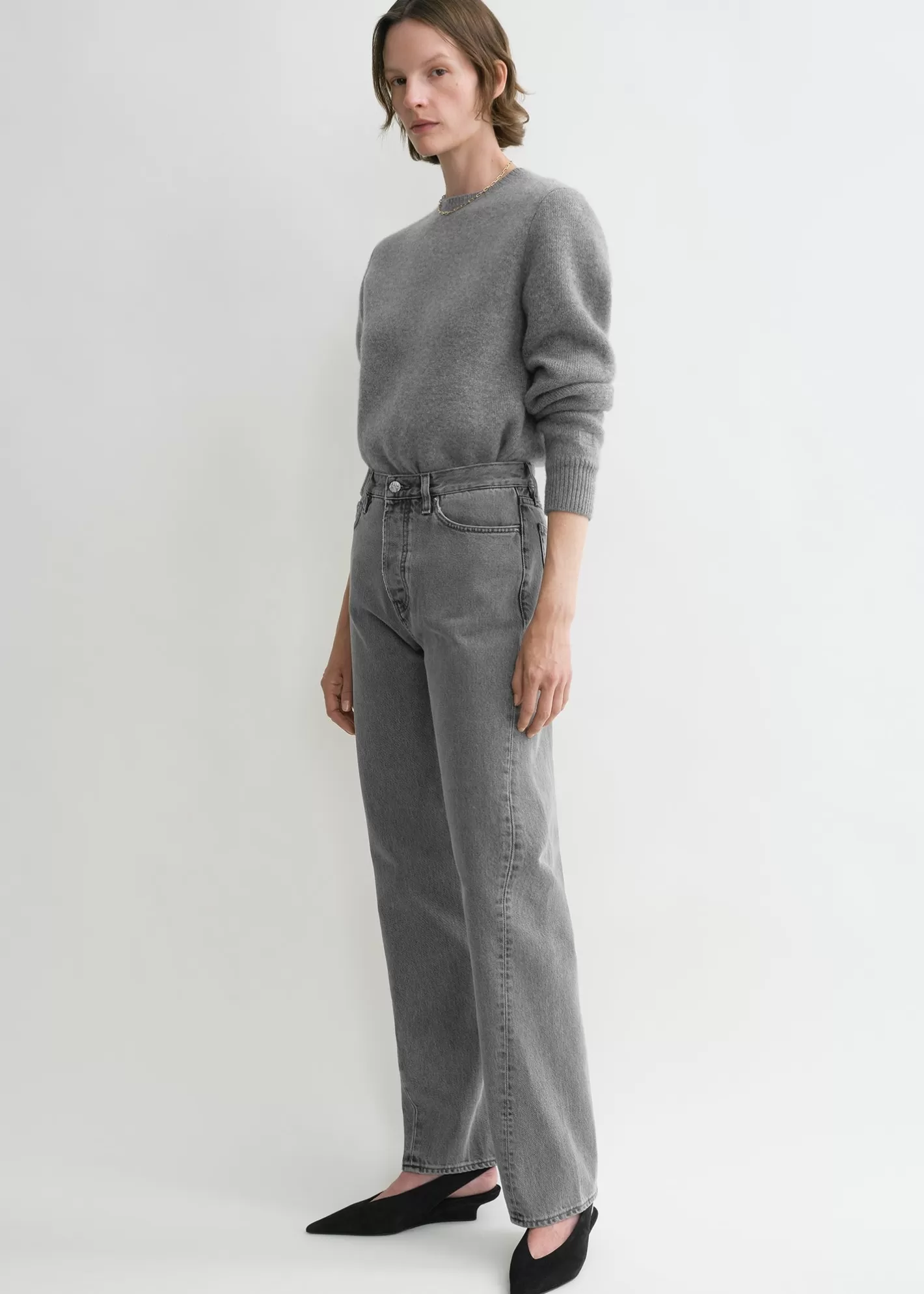 Relaxed>TOTEME Twisted seam denim full length mid grey Midgreywash