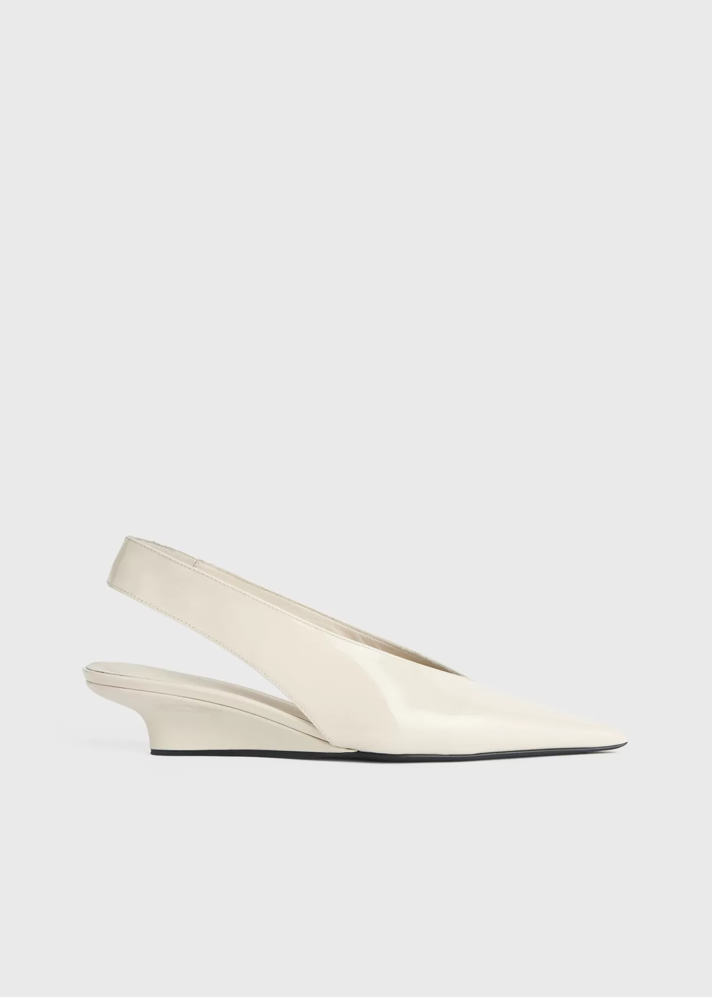 Shoes>TOTEME Wedge-heel patent slingbacks bleachedsand