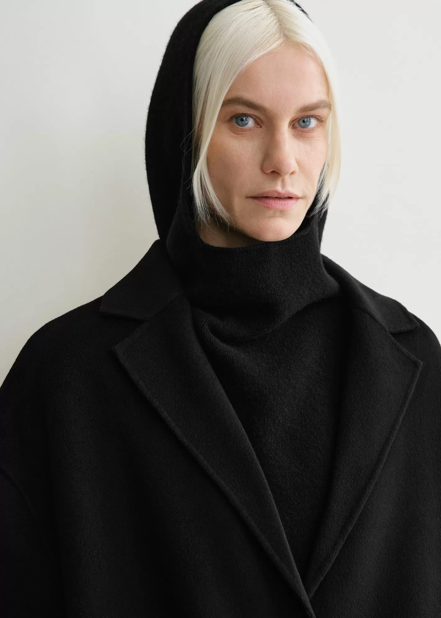 Scarves>TOTEME Wool cashmere hoodie bib black